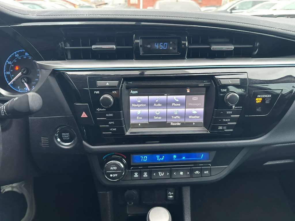 2016 Toyota Corolla Image 16