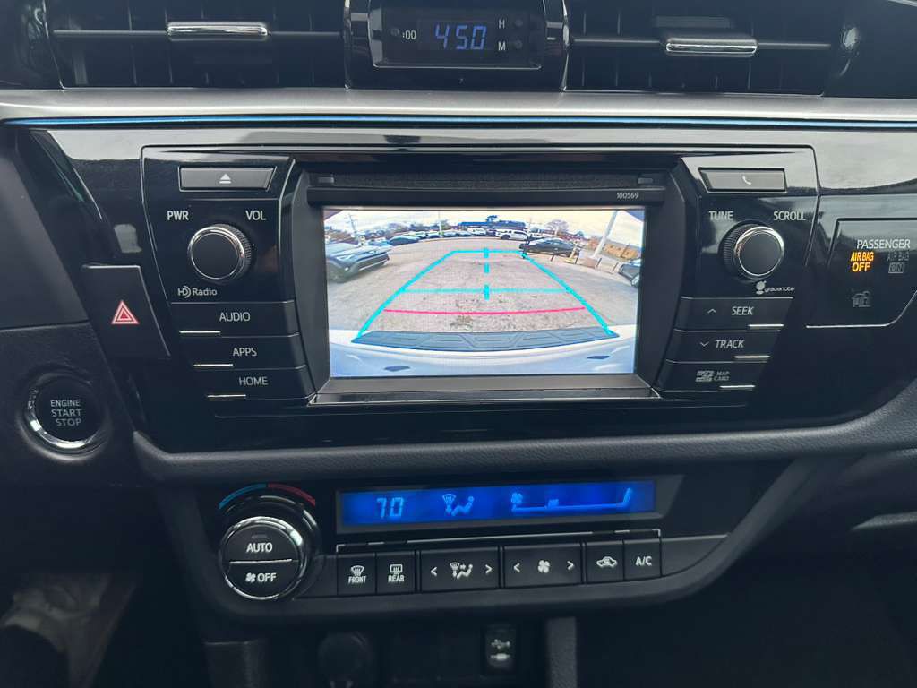 2016 Toyota Corolla Image 17