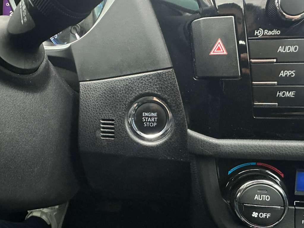 2016 Toyota Corolla Image 18