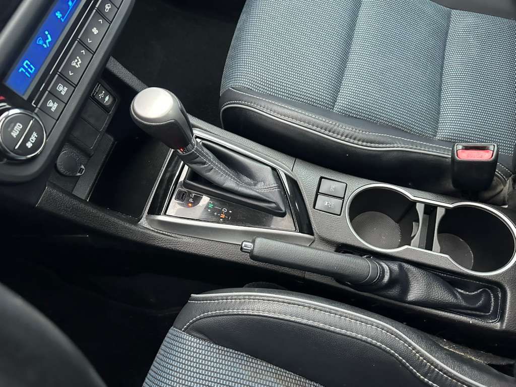 2016 Toyota Corolla Image 19