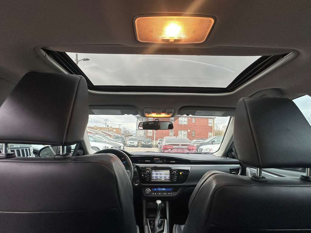 2016 Toyota Corolla Image 20