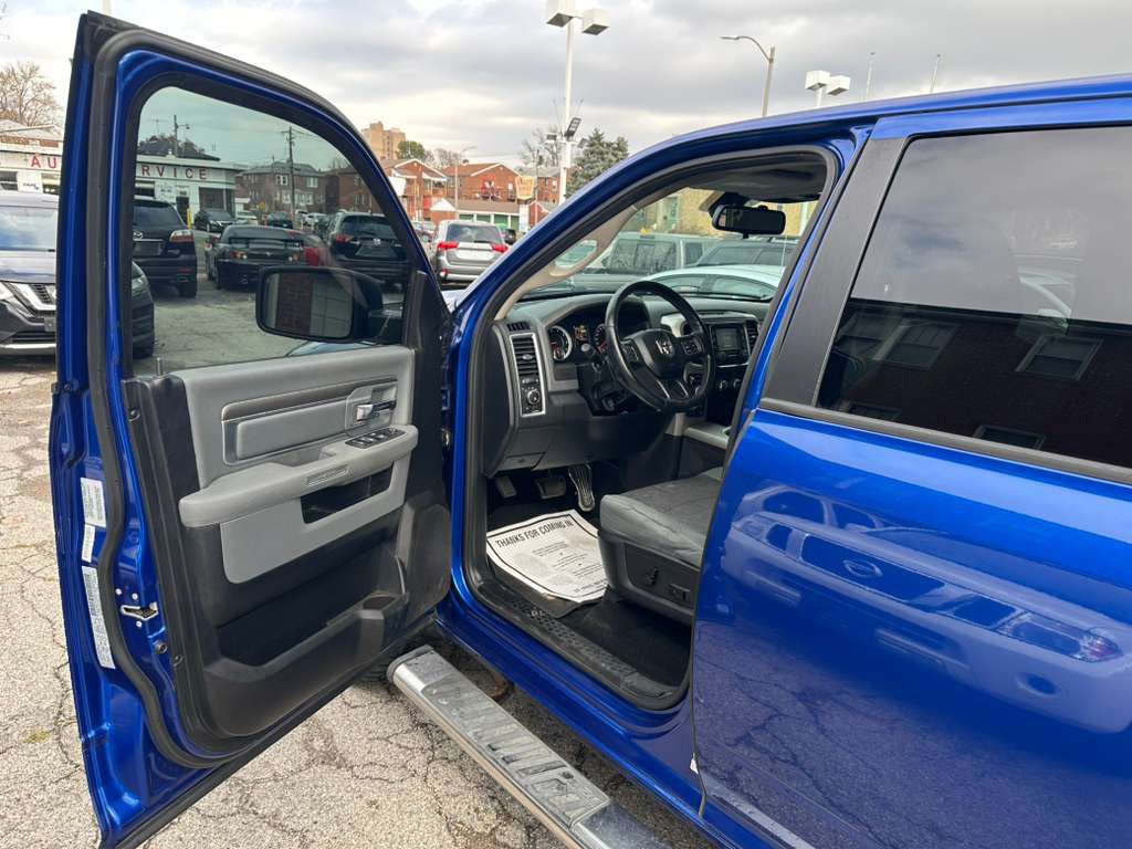 2015 RAM 1500 Image 9