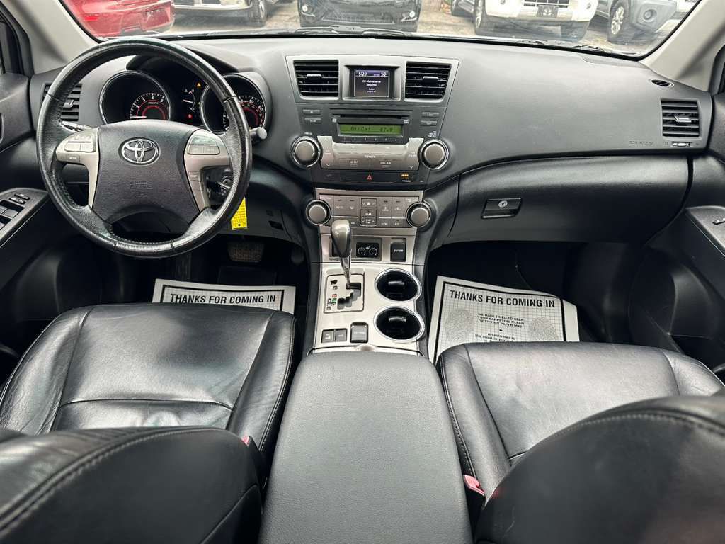 2010 Toyota Highlander Image 14