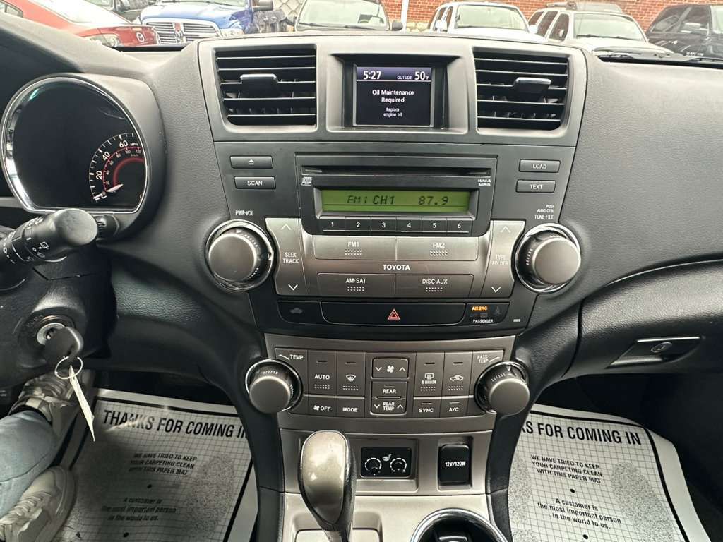 2010 Toyota Highlander Image 16