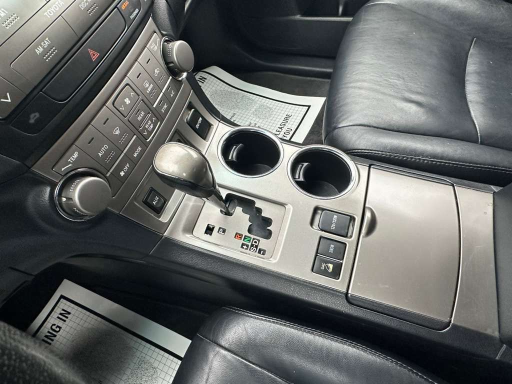 2010 Toyota Highlander Image 18