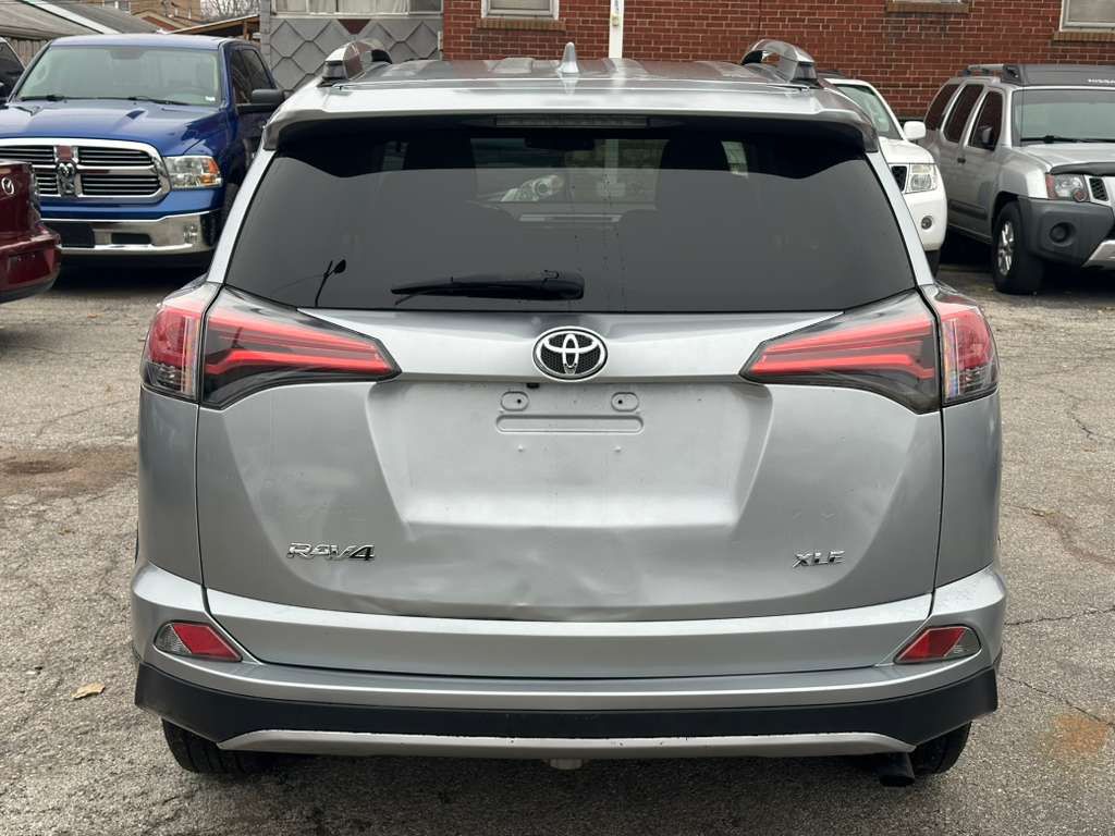 2018 Toyota Rav4 Image 8