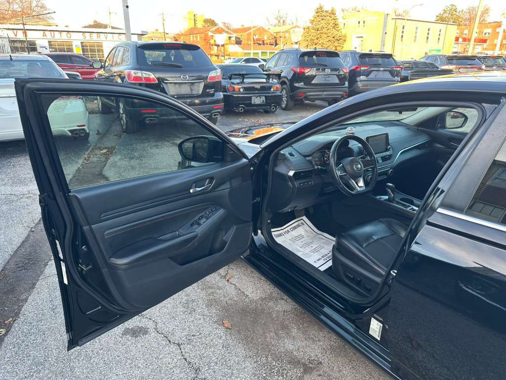 2019 Nissan Altima Image 9