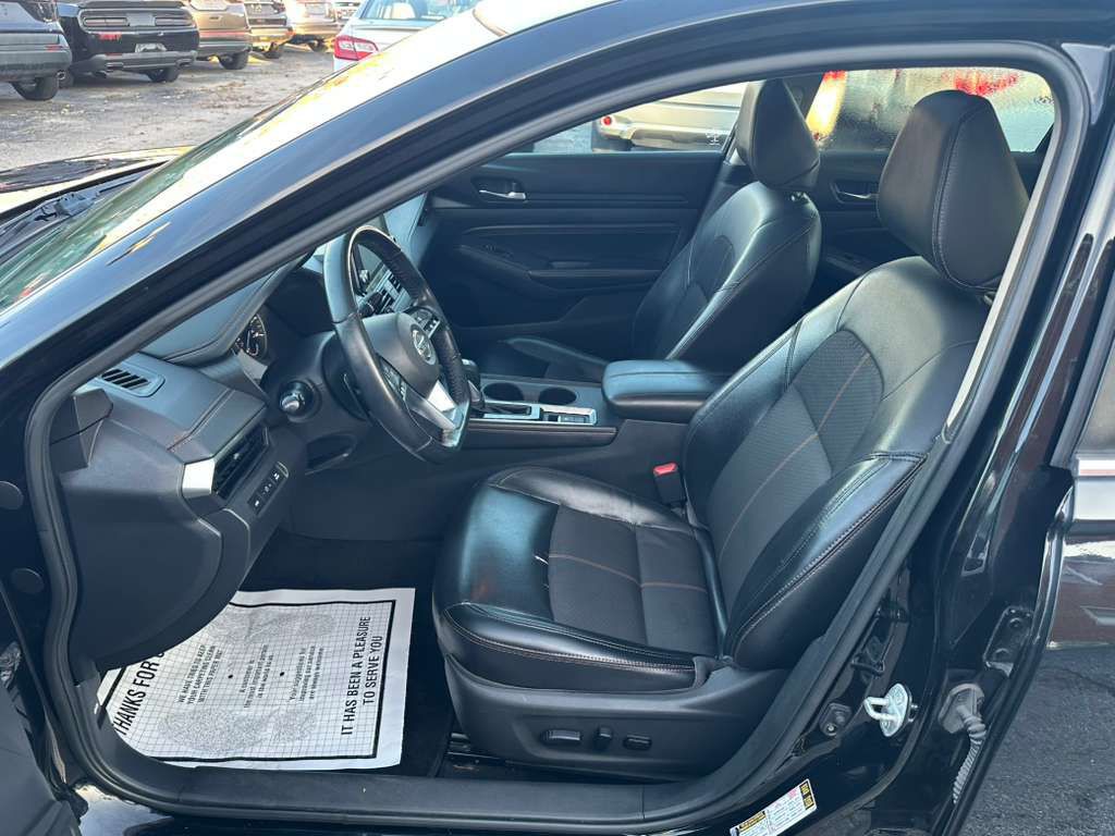 2019 Nissan Altima Image 10