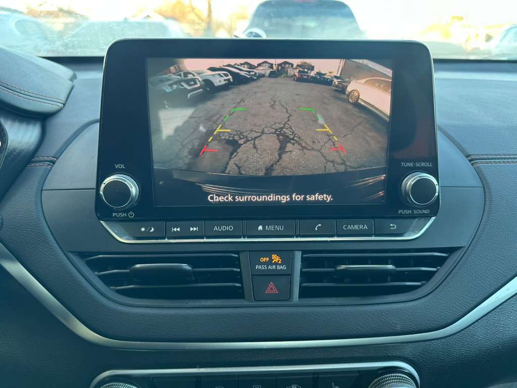 2019 Nissan Altima Image 17