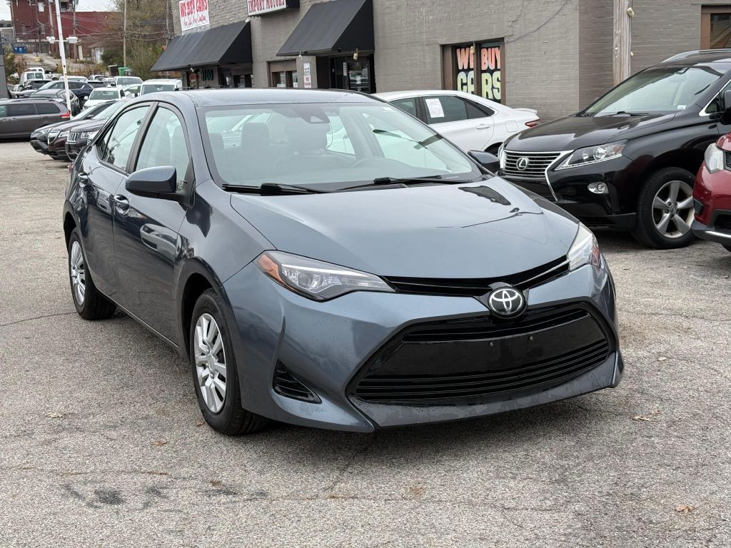 2017 Toyota Corolla Image 1