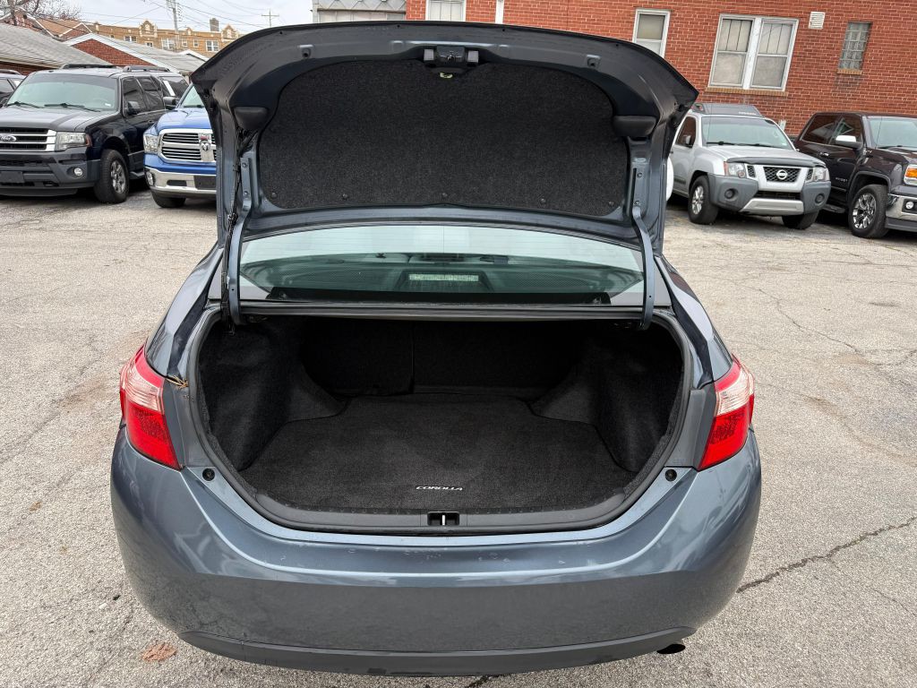 2017 Toyota Corolla Image 8