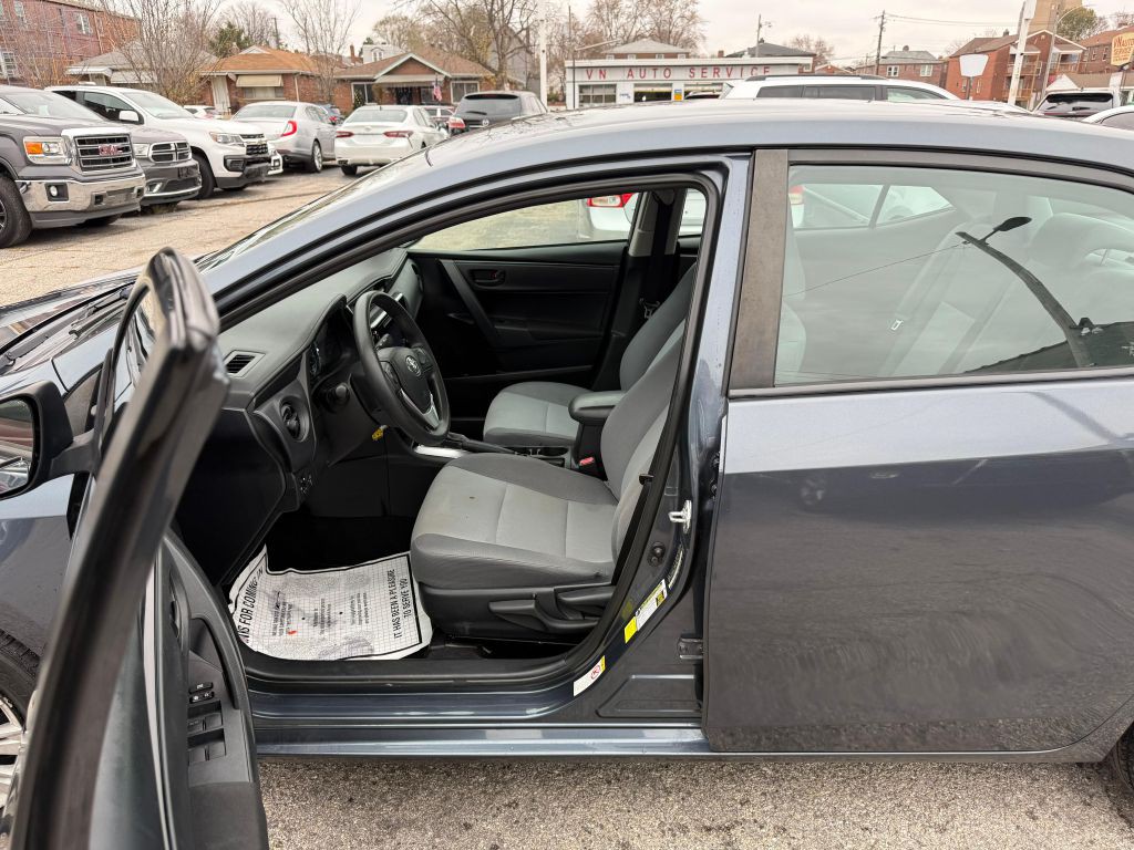 2017 Toyota Corolla Image 10