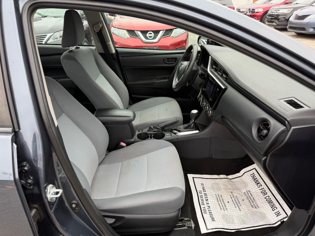 2017 Toyota Corolla Image 17