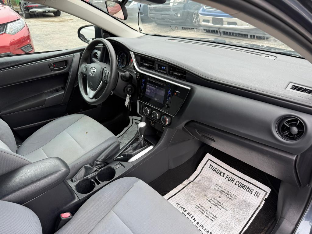 2017 Toyota Corolla Image 18