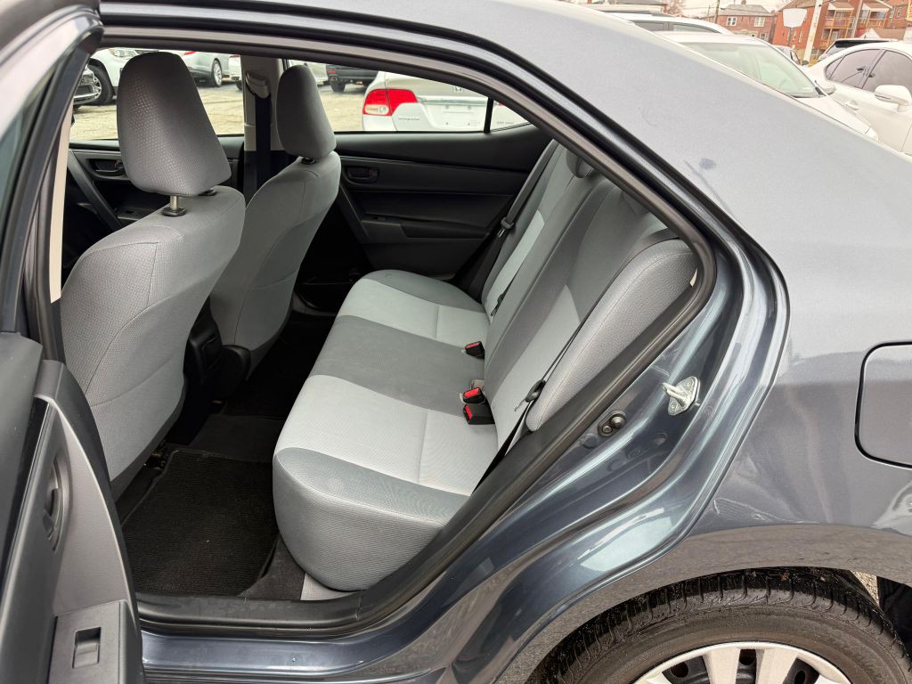 2017 Toyota Corolla Image 20