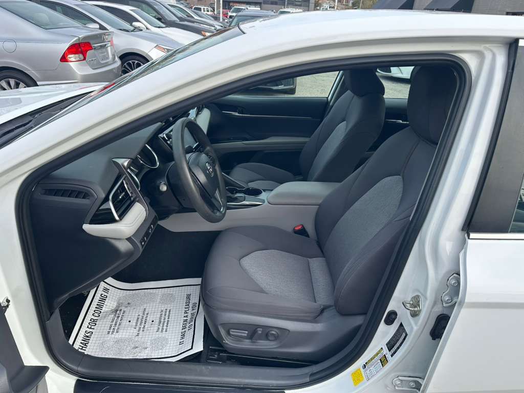 2020 Toyota Camry Image 10