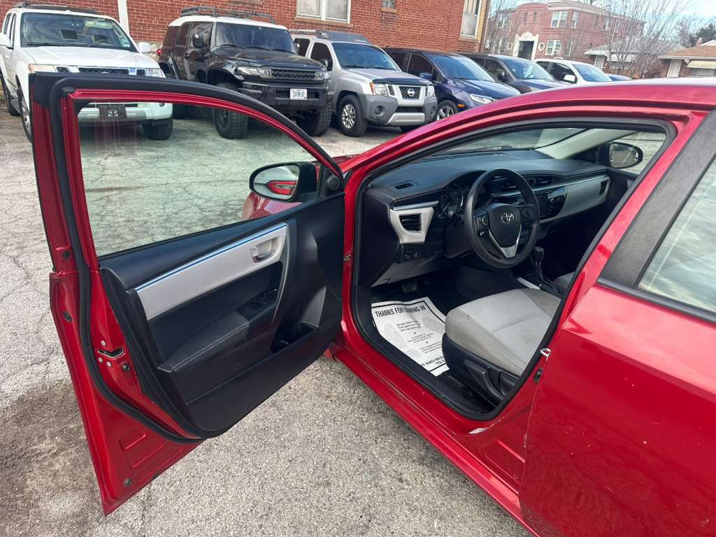 2016 Toyota Corolla Image 9