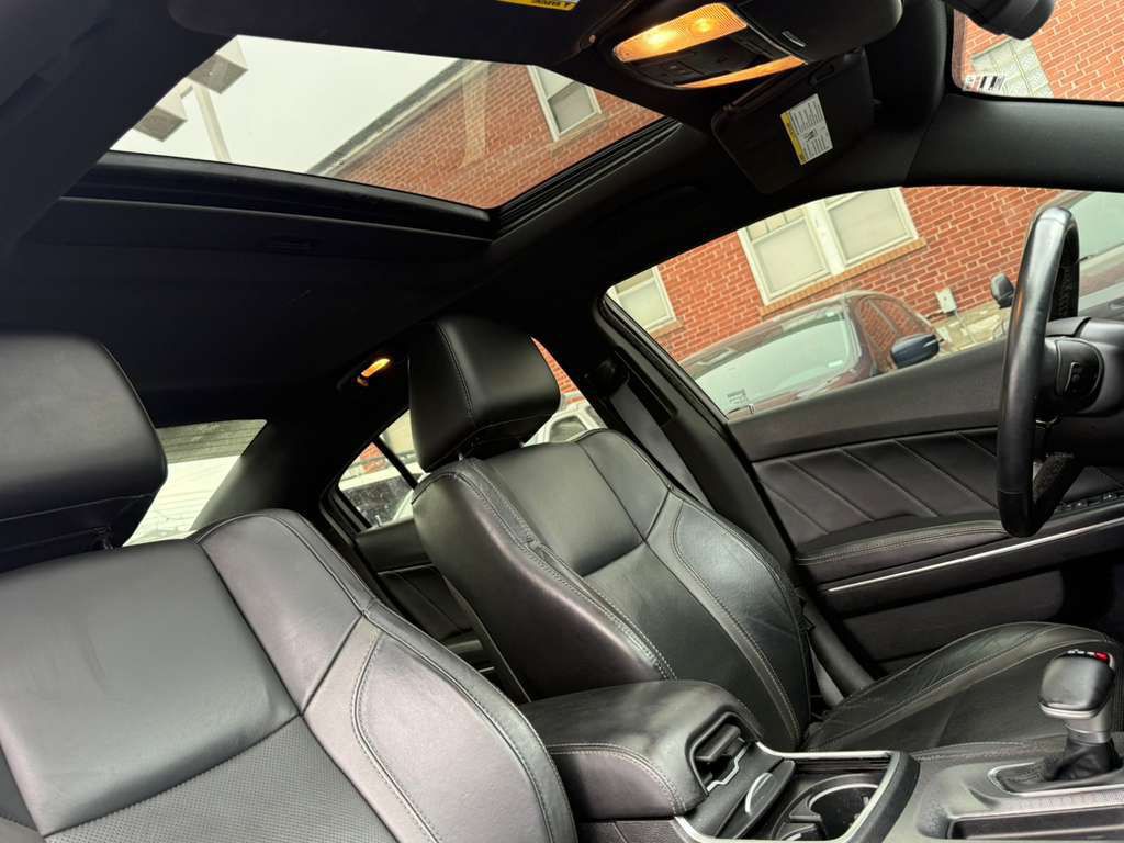 2015 Dodge Charger Image 16