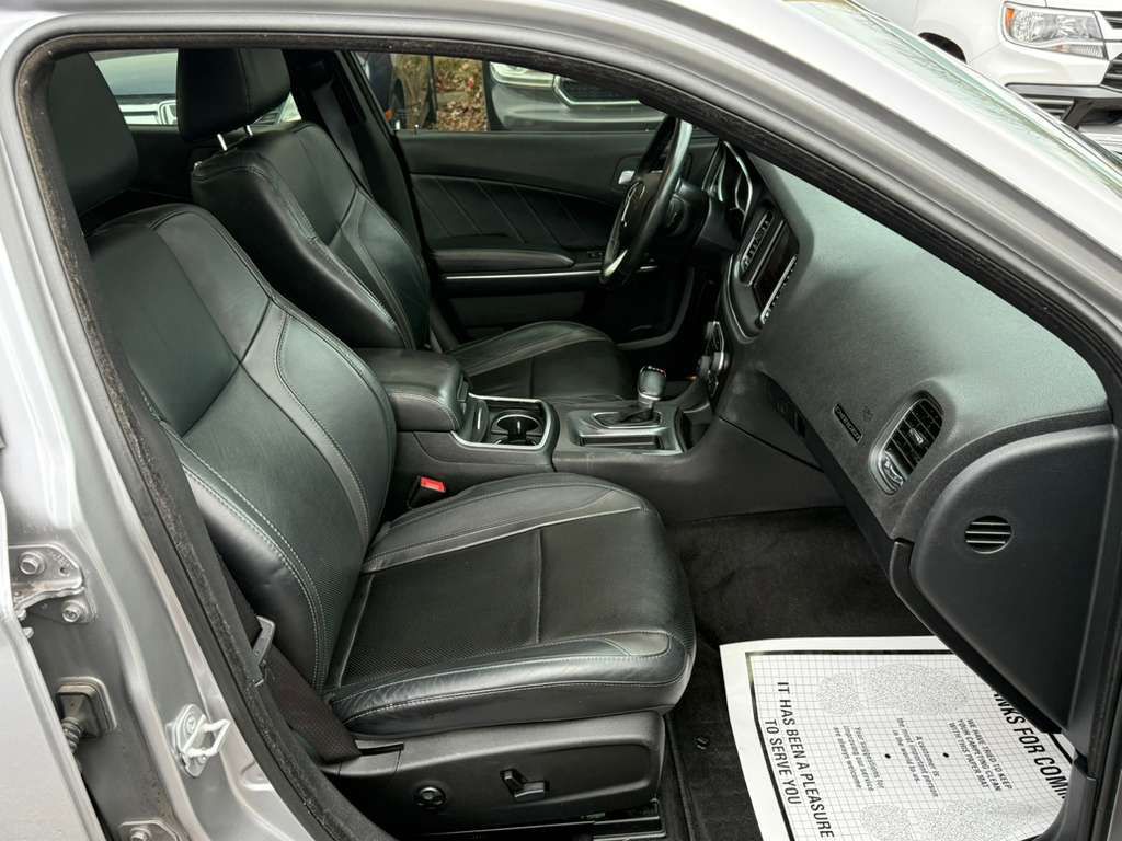 2015 Dodge Charger Image 18