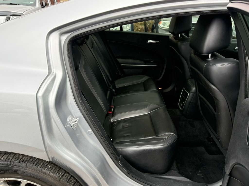 2015 Dodge Charger Image 21