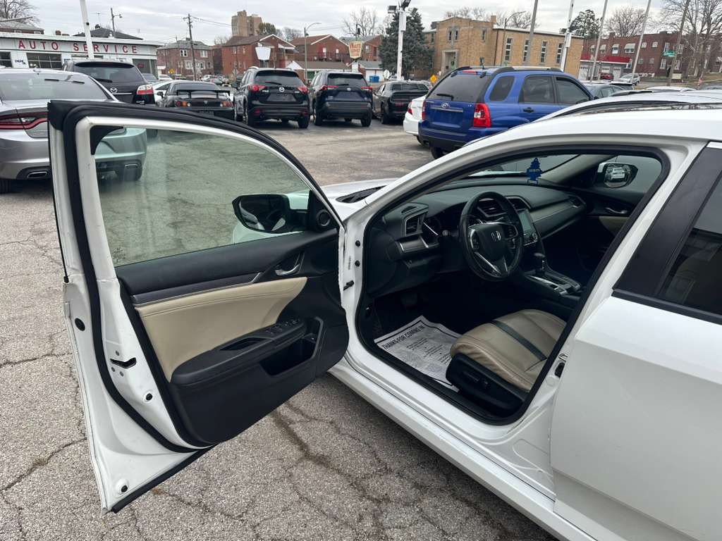 2016 Honda Civic Image 9