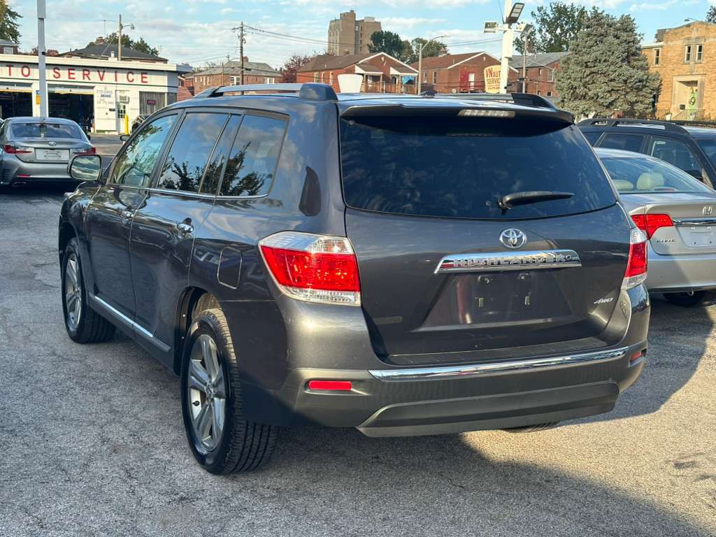 2012 Toyota Highlander Image 8