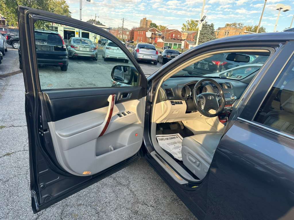 2012 Toyota Highlander Image 9