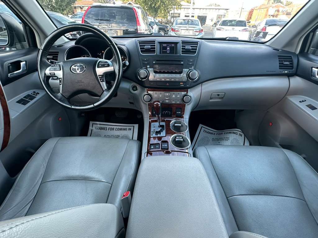 2012 Toyota Highlander Image 14