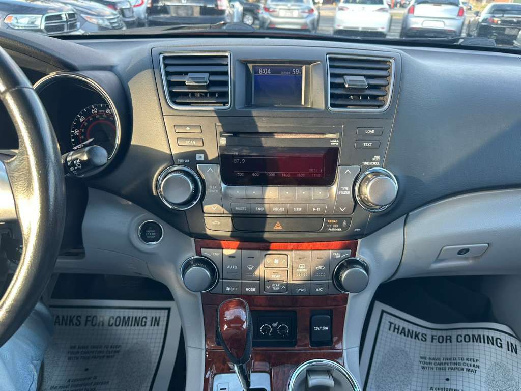 2012 Toyota Highlander Image 16