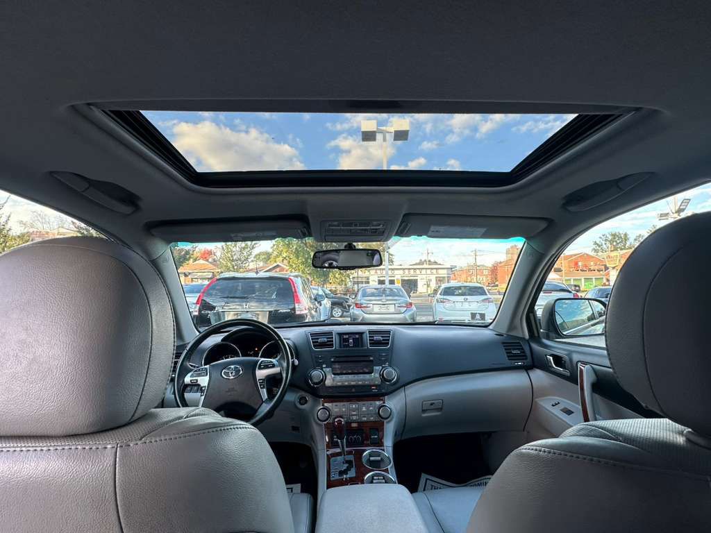 2012 Toyota Highlander Image 20