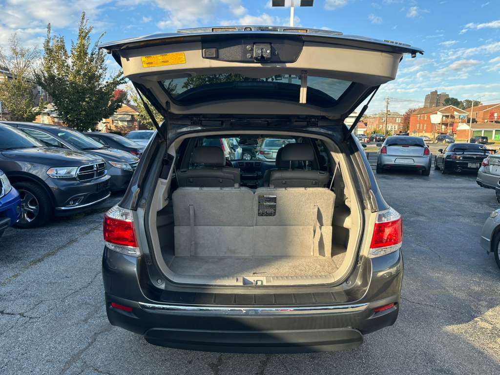 2012 Toyota Highlander Image 25