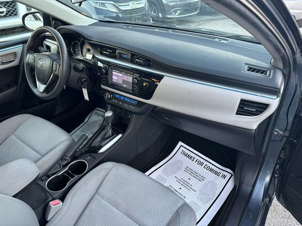 2016 Toyota Corolla Image 13