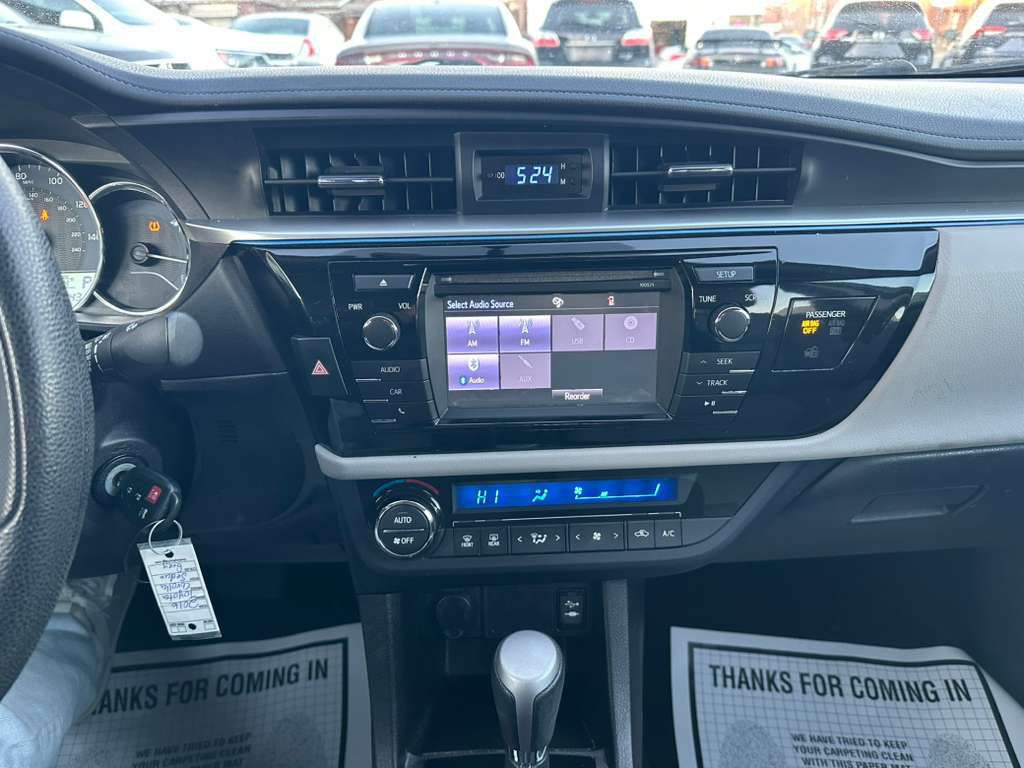 2016 Toyota Corolla Image 17