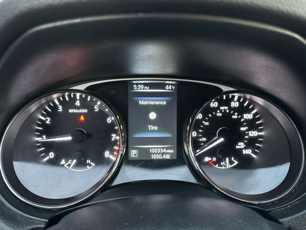 2016 Nissan Rogue Image 15