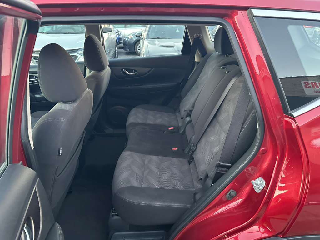2016 Nissan Rogue Image 19