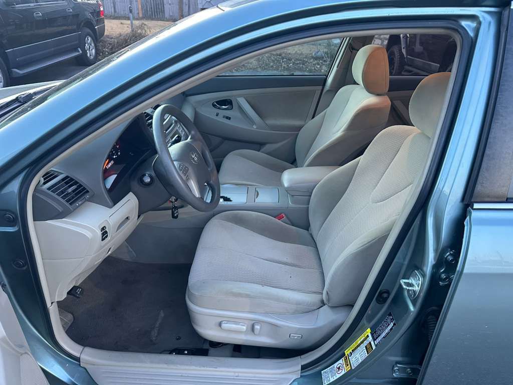 2011 Toyota Camry Image 10