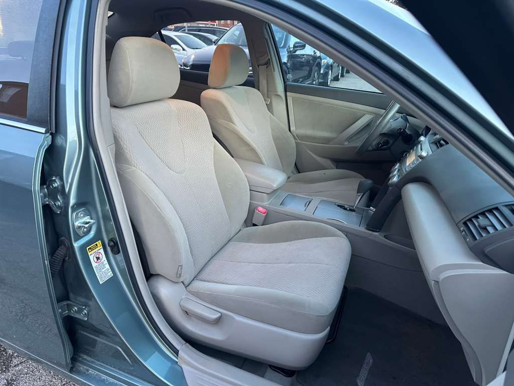 2011 Toyota Camry Image 13