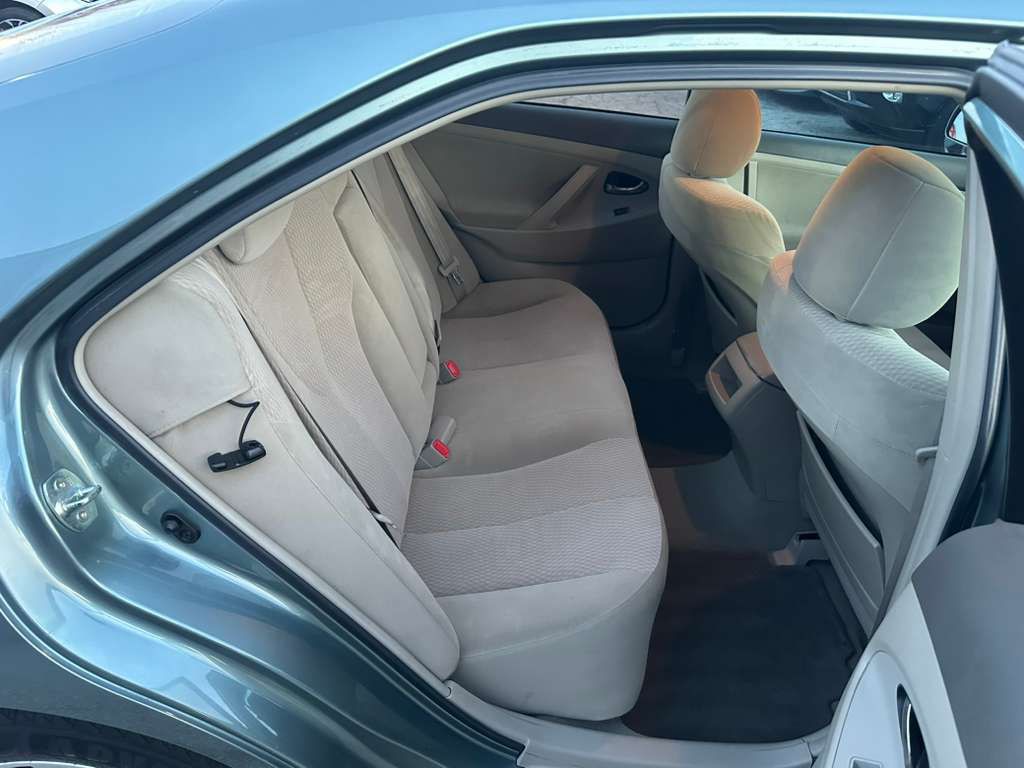 2011 Toyota Camry Image 19