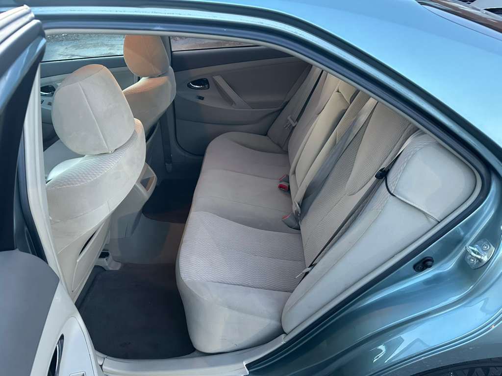 2011 Toyota Camry Image 20