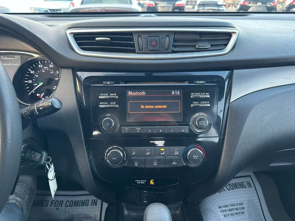 2015 Nissan Rogue Image 16