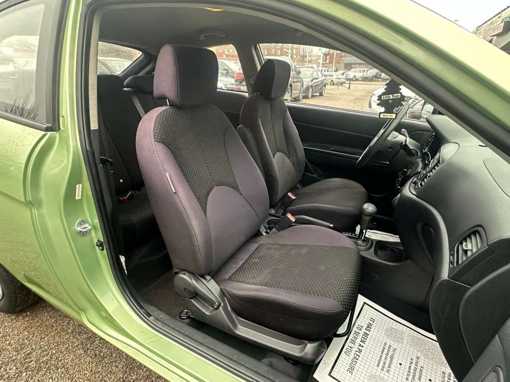 2010 Hyundai Accent Image 14