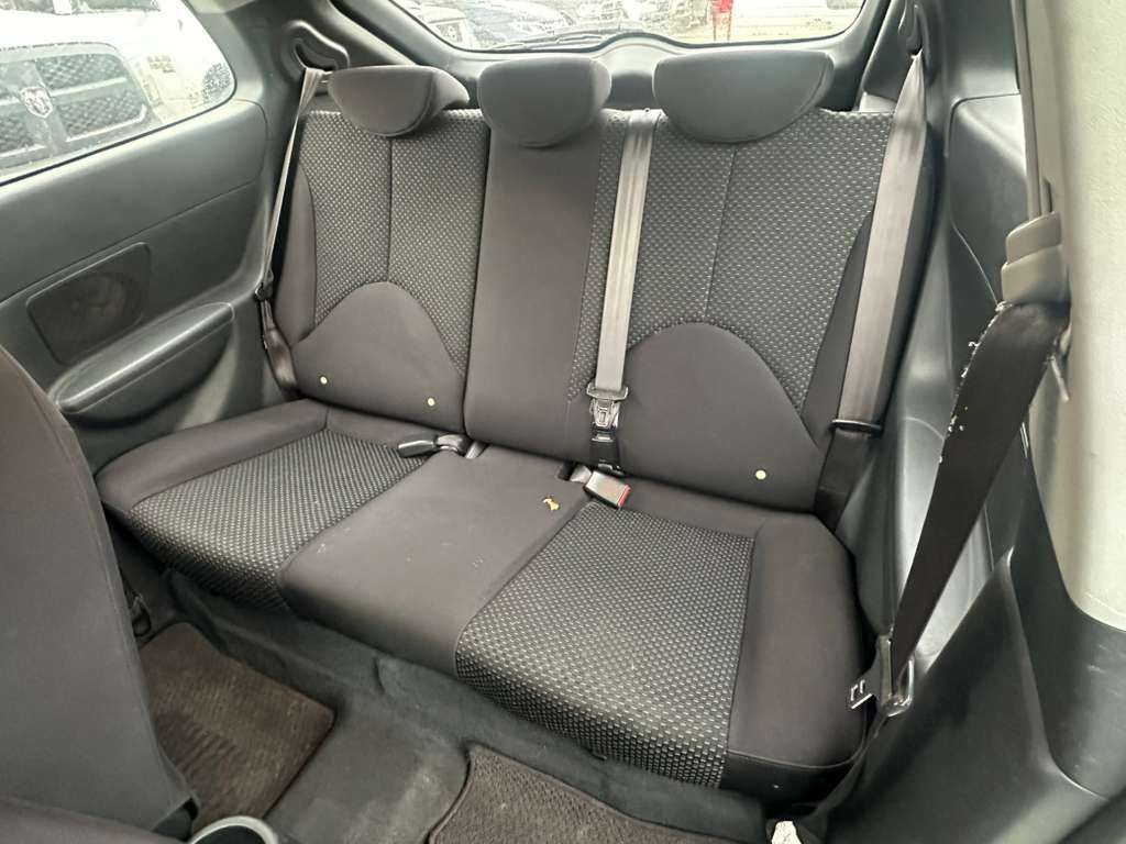 2010 Hyundai Accent Image 21