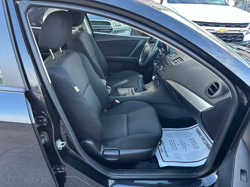 2013 Mazda Mazda3 Image 12