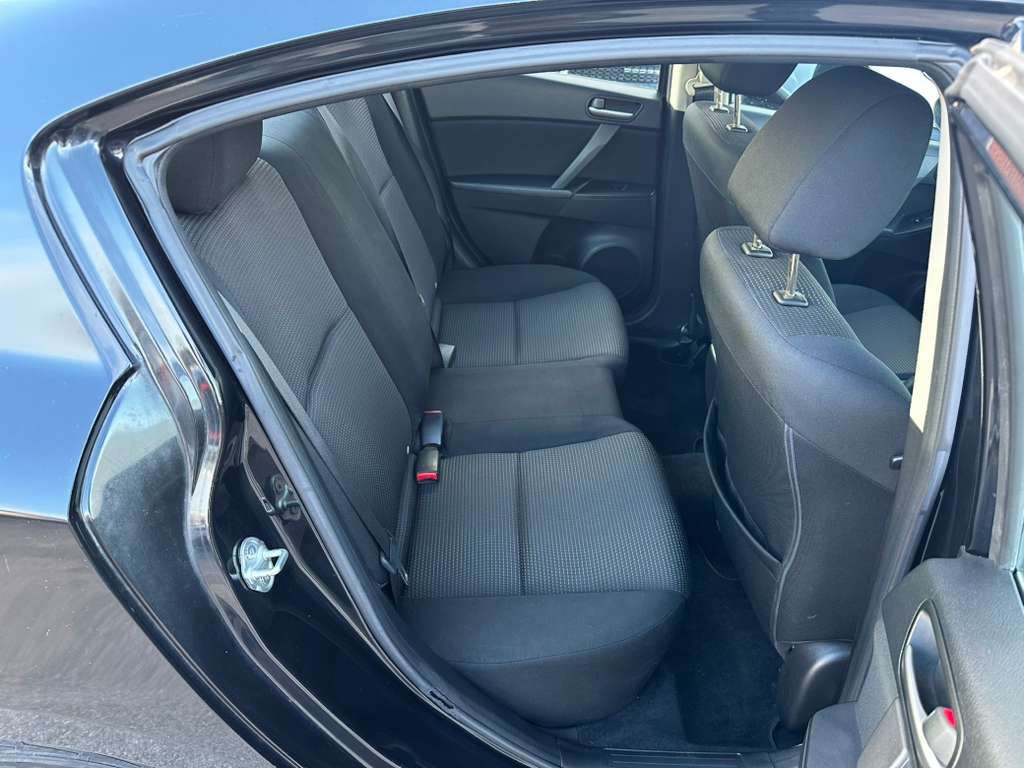 2013 Mazda Mazda3 Image 19
