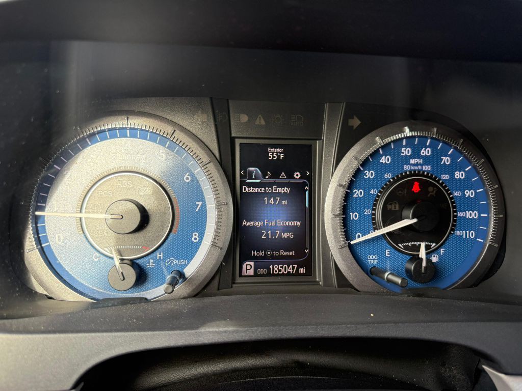 2015 Toyota Sienna Image 16