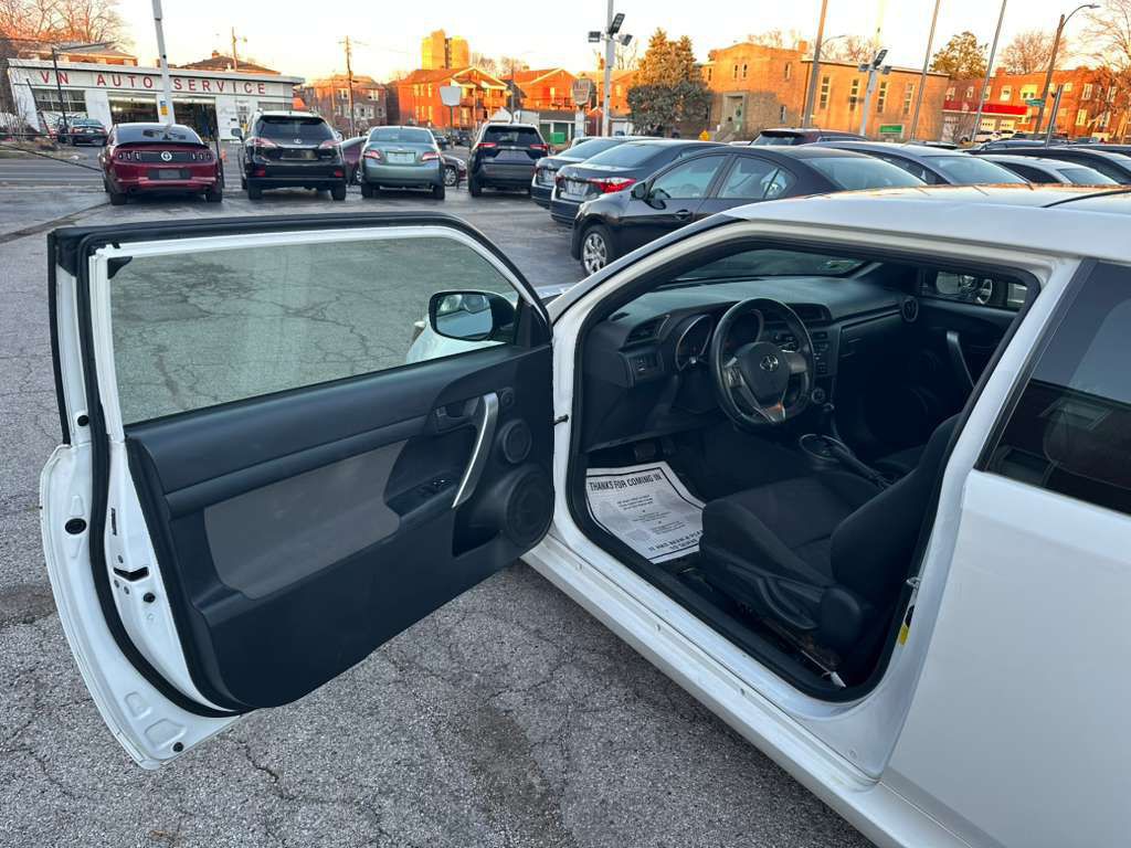 2012 Scion tC Image 10