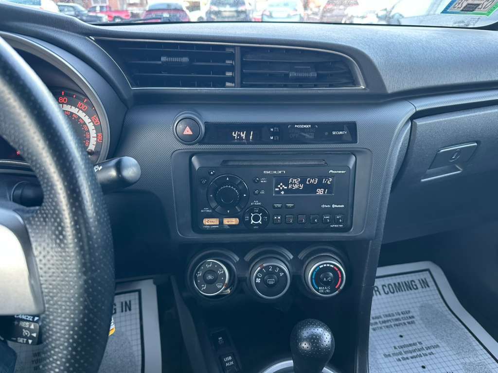 2012 Scion tC Image 17