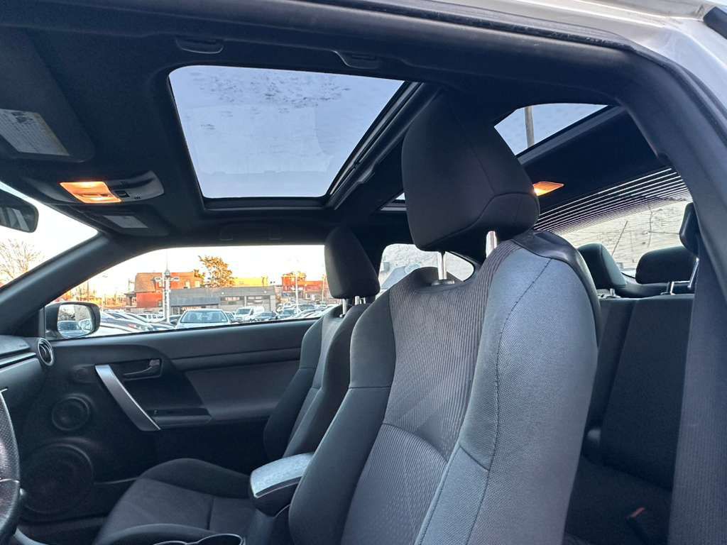 2012 Scion tC Image 19