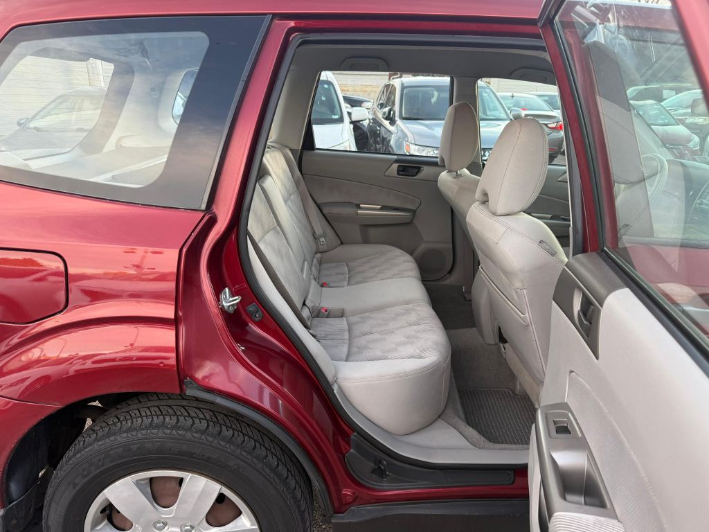 2010 Subaru Forester Image 21