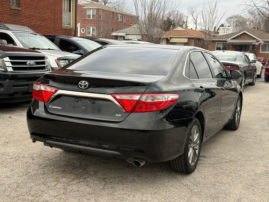 2017 Toyota Camry Image 4